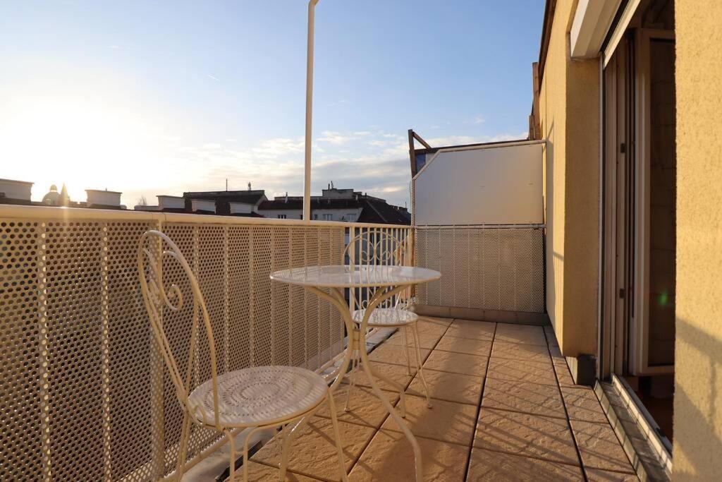Brilliant View: Balcony Home, Modern, Stylish And Newly Renovated Vídeň Exteriér fotografie